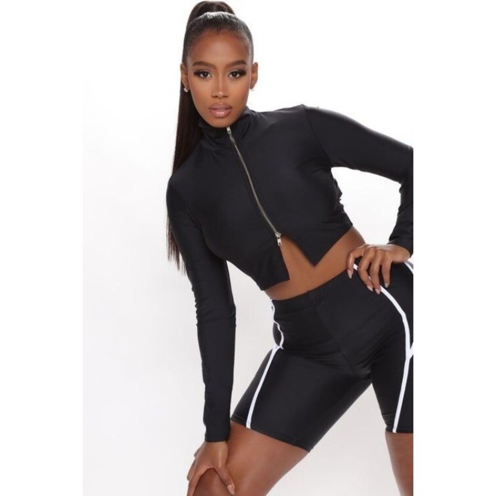 Fashion Nova Black Cropped Zip. Front Jacket Long Sleeve Moto Athleisure Top Med